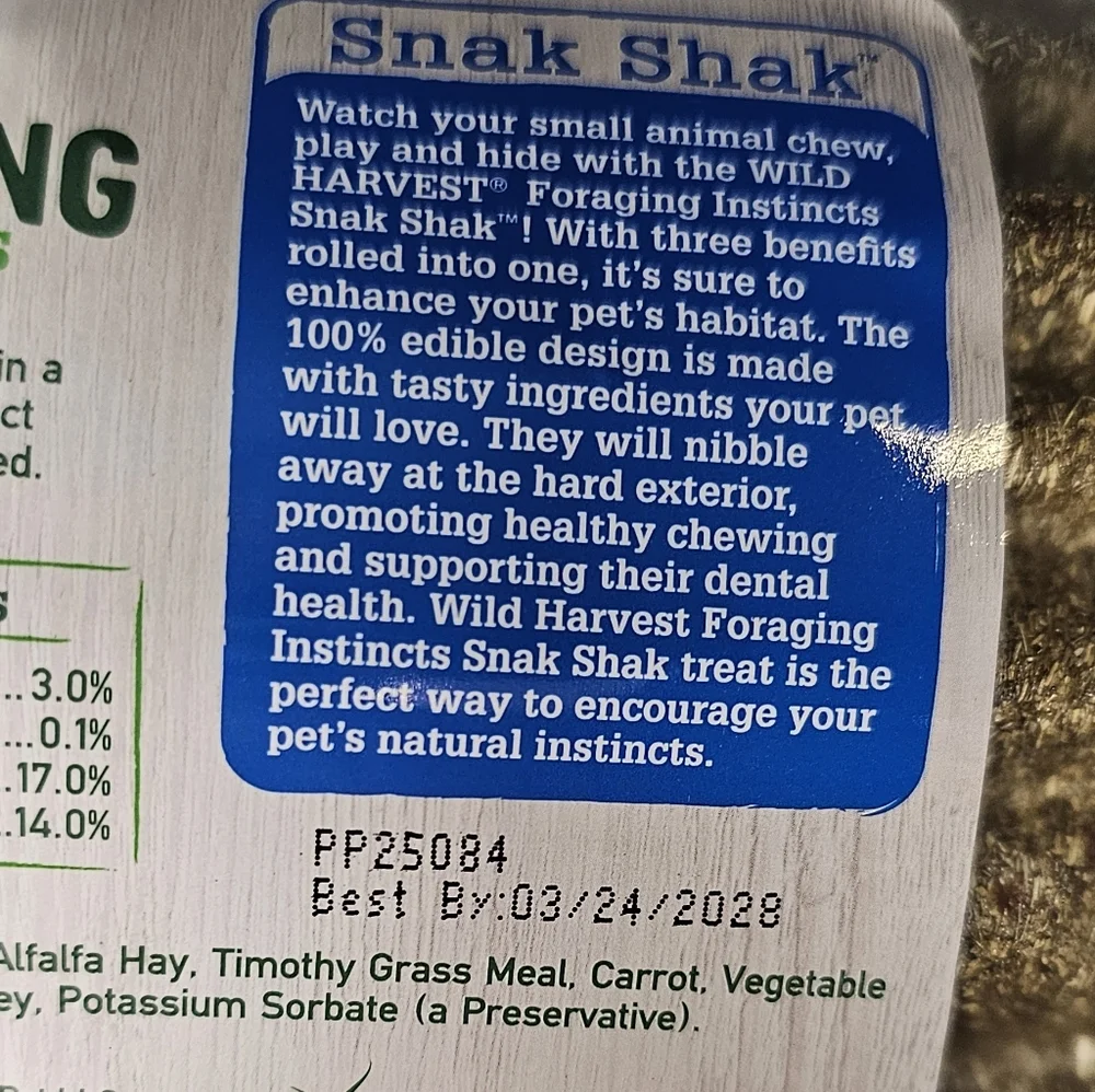 Small Pet Foraging Shack NEW